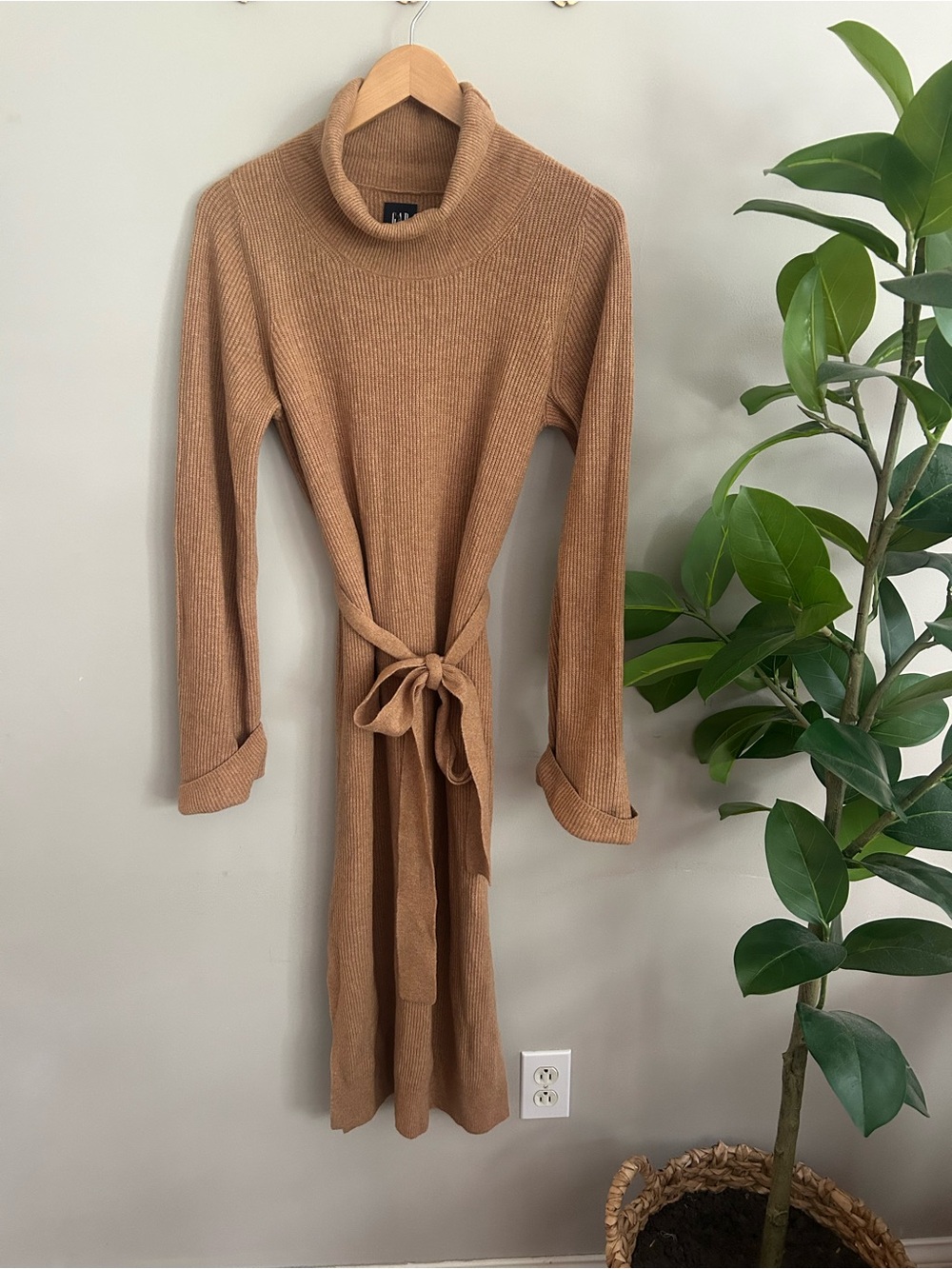 NWT GAP Maternity Tie Waist Turtleneck Sweater Dress Size M